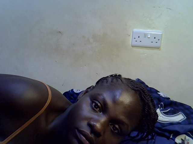 African-qeen1