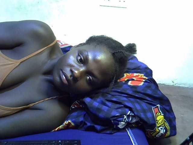 African-qeen1 live cam on BongaCams