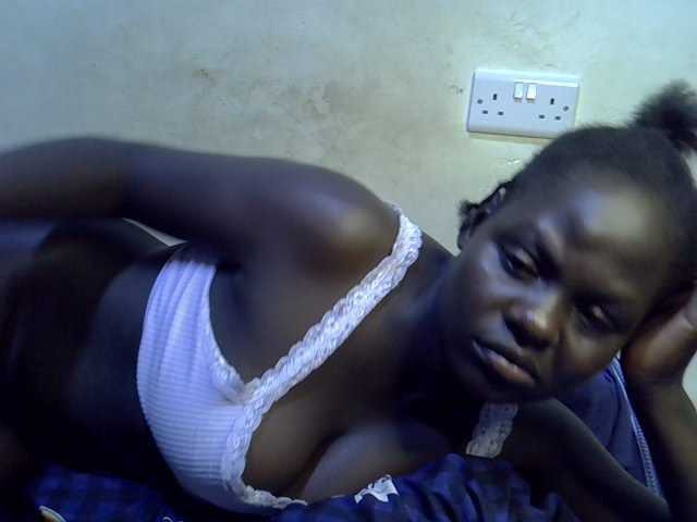African-qeen1