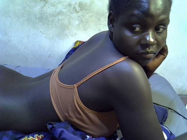 African-qeen1 live cam on BongaCams