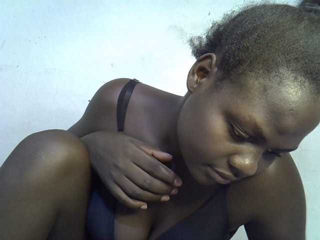 African-qeen1 live cam on BongaCams