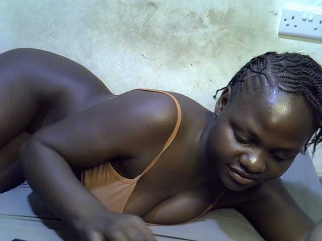 African-qeen1 live cam on BongaCams