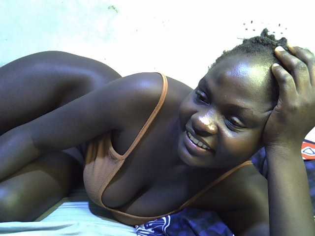 African-qeen1