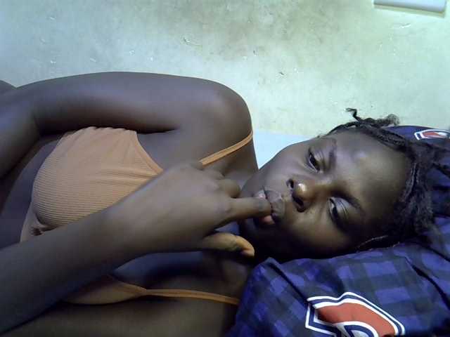African-qeen1 live cam on BongaCams