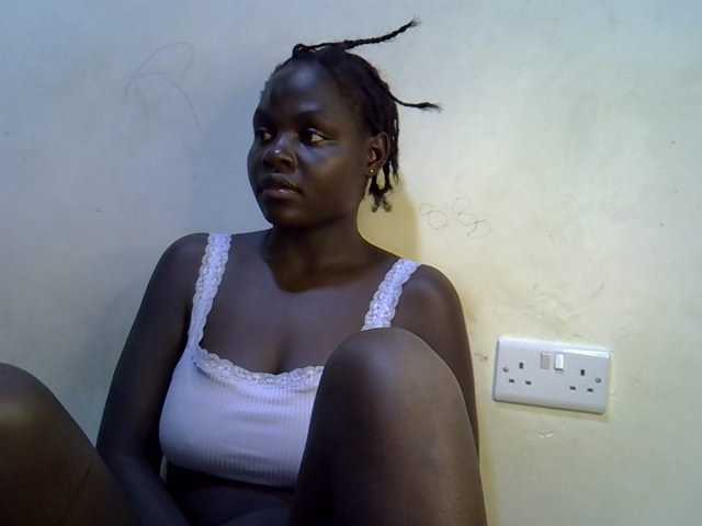 African-qeen1