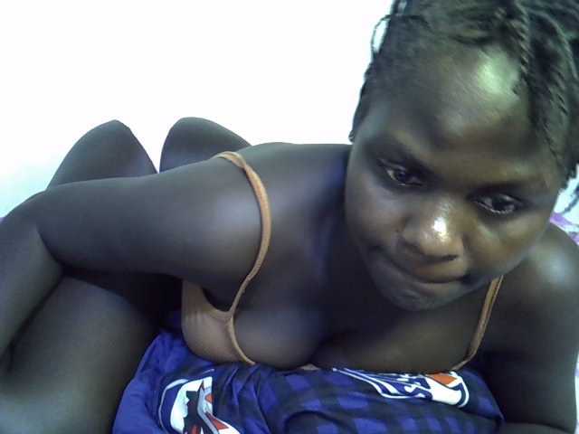 African-qeen1