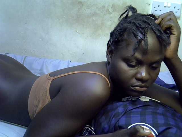 African-qeen1
