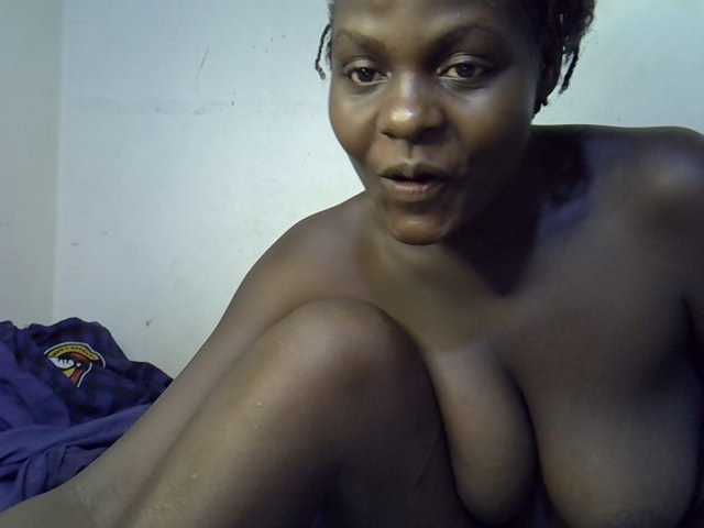African-qeen1 live cam on BongaCams