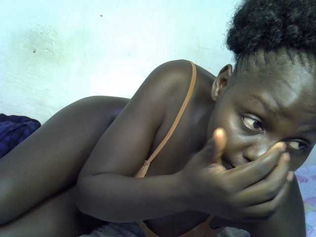 African-qeen1
