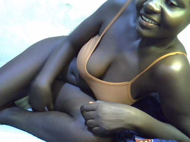 African-qeen1