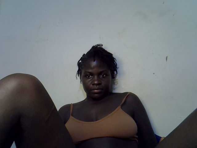 African-qeen1
