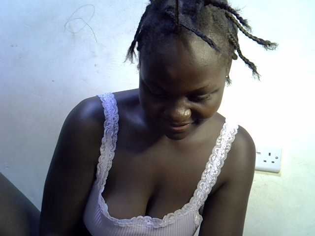 African-qeen1 live cam on BongaCams