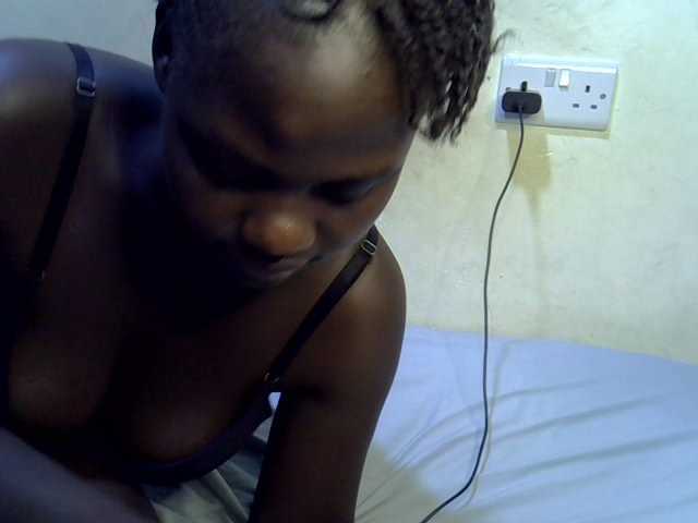 African-qeen1