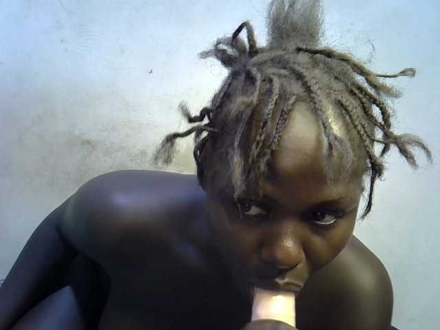 African-qeen1 live cam on BongaCams