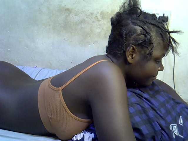 African-qeen1
