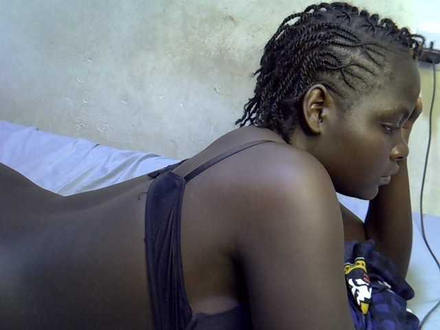 African-qeen1