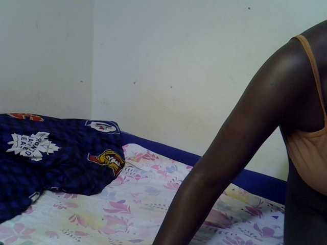 African-qeen1 live cam on BongaCams