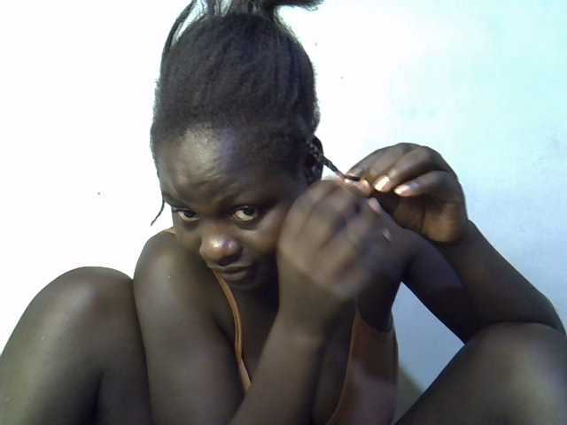 African-qeen1