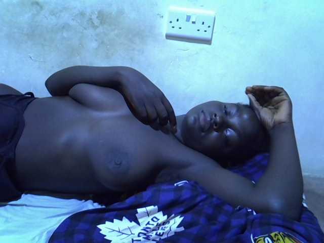 African-qeen1 live cam on BongaCams