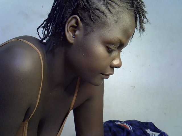 African-qeen1 live cam on BongaCams