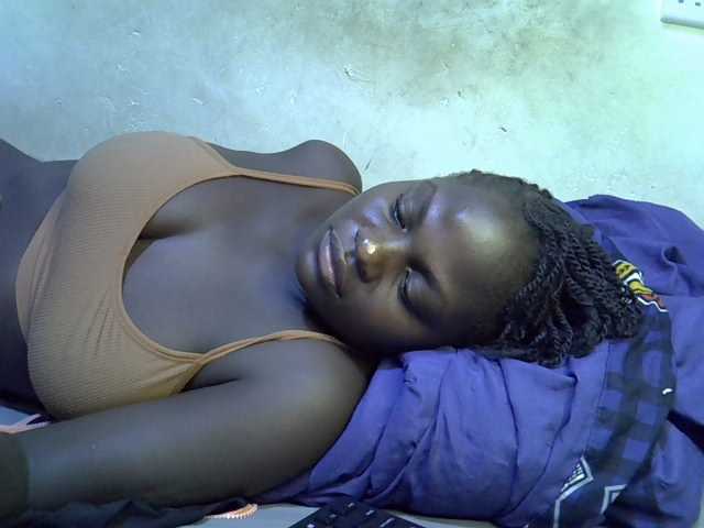 African-qeen1