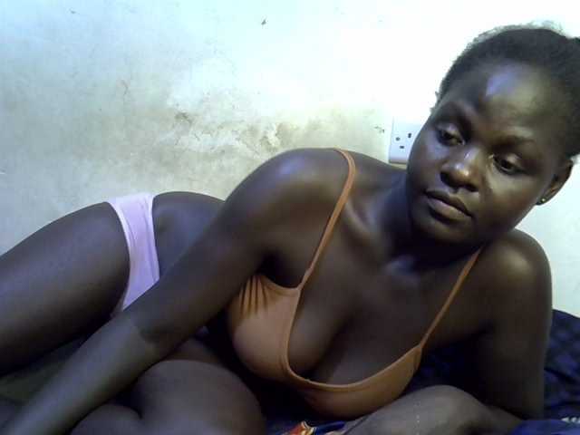 African-qeen1 live cam on BongaCams