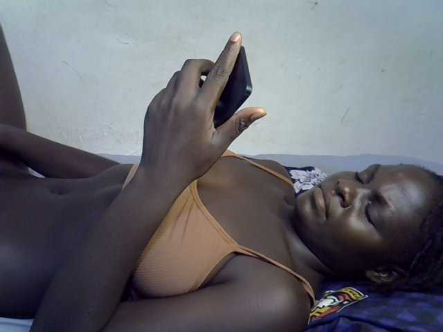 African-qeen1 live cam on BongaCams