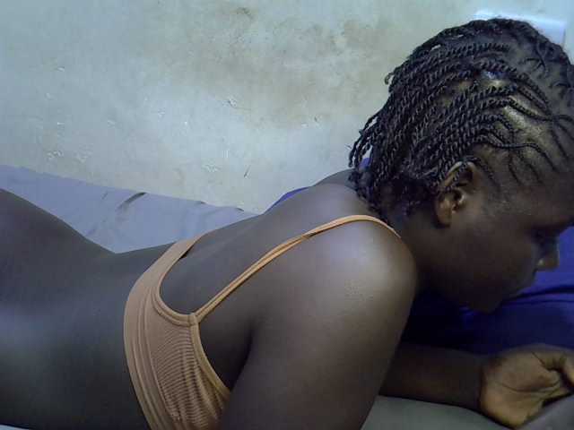 African-qeen1