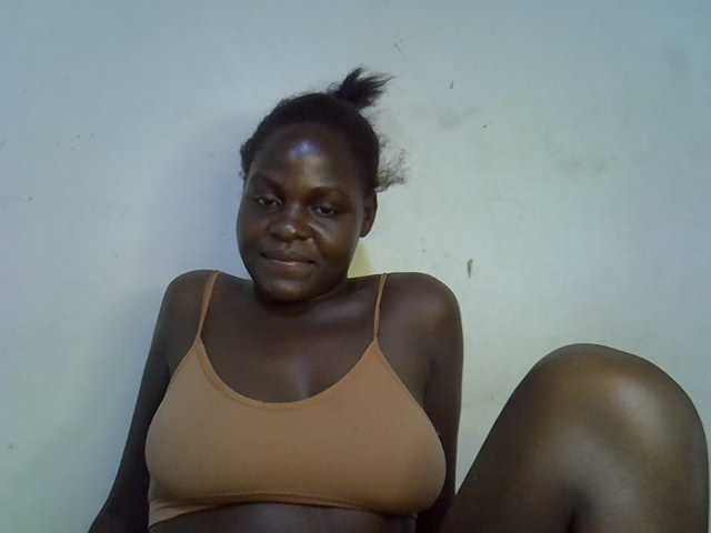 African-qeen1 live cam on BongaCams