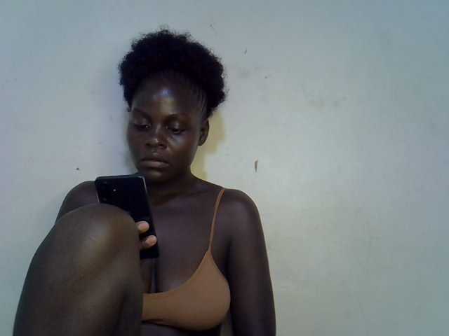 African-qeen1
