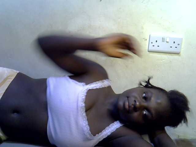 African-qeen1