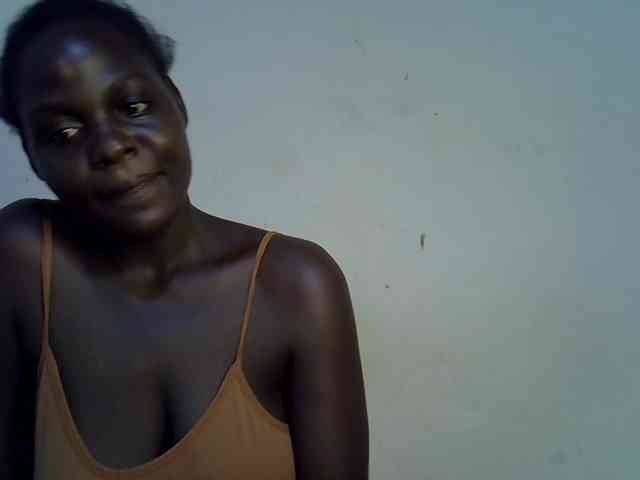 African-qeen1