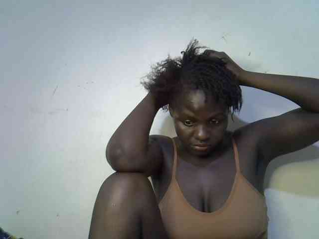 African-qeen1