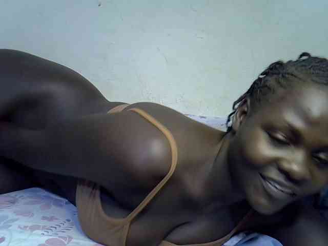African-qeen1
