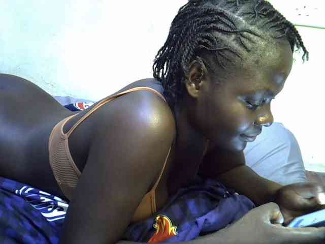 African-qeen1