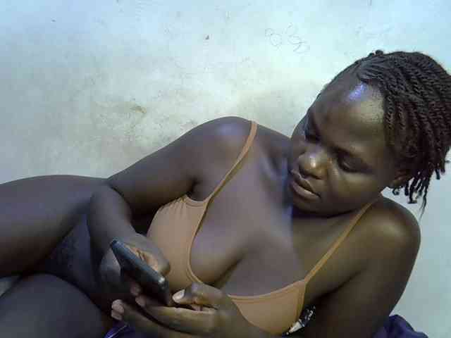 African-qeen1 webcam