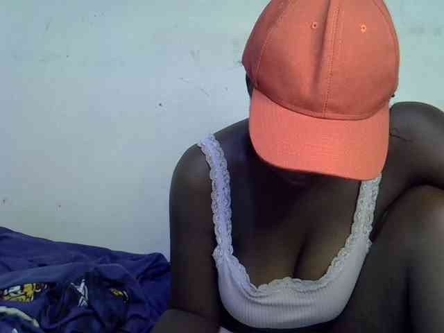 African-qeen1 webcam