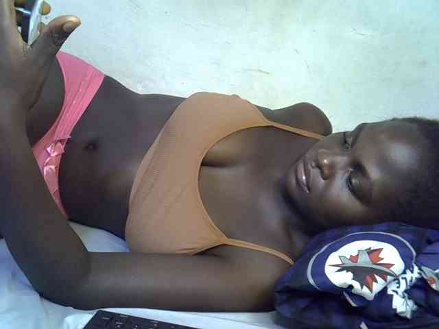 African-qeen1