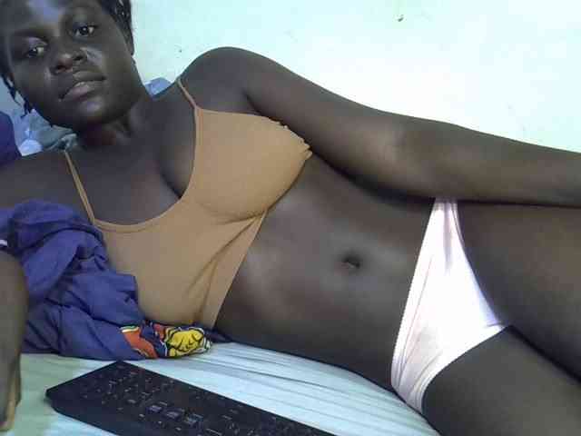 African-qeen1