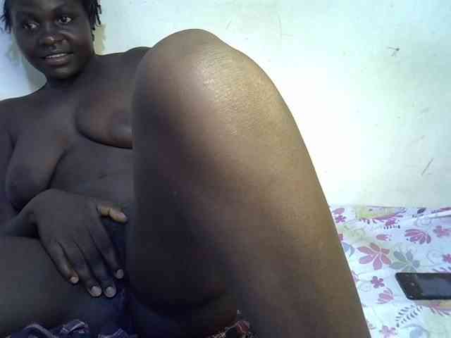 African-qeen1