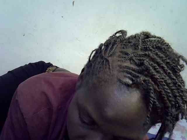 African-qeen1