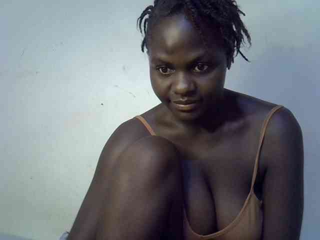 African-qeen1