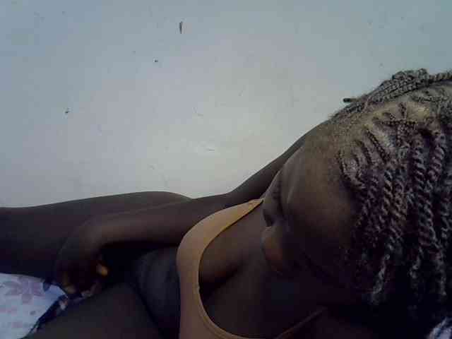 African-qeen1