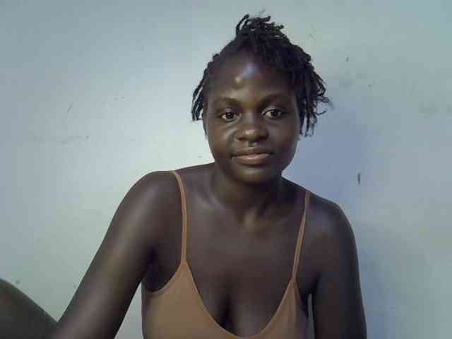 African-qeen1
