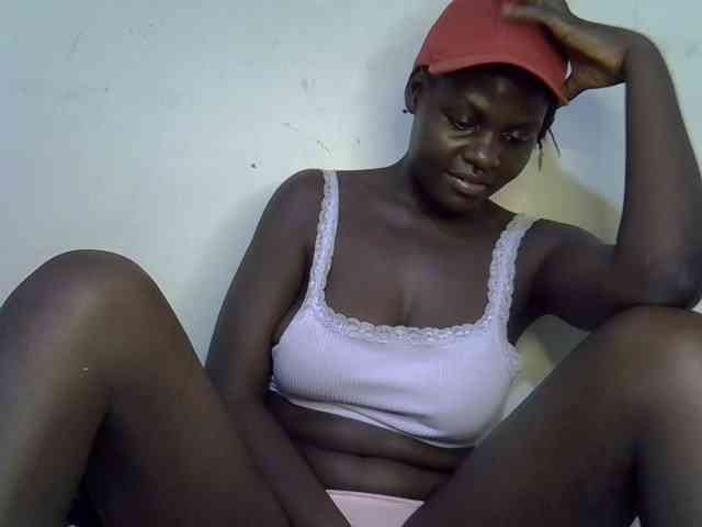 African-qeen1