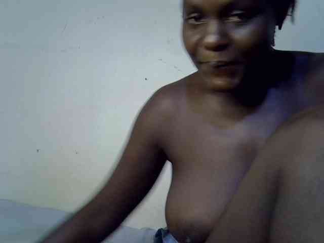African-qeen1