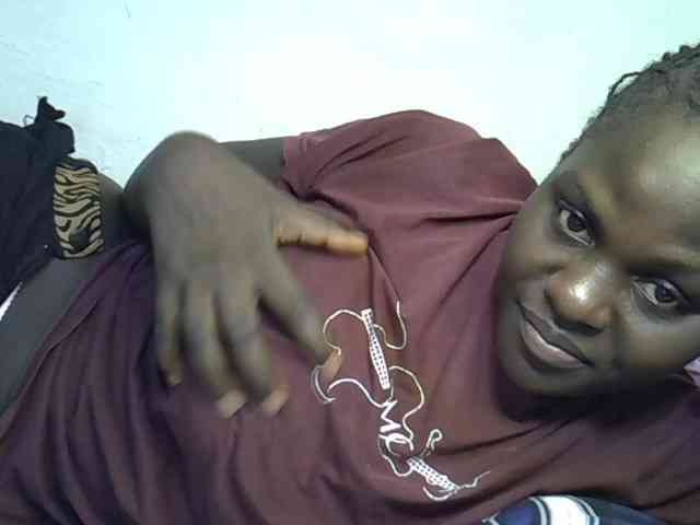 African-qeen1