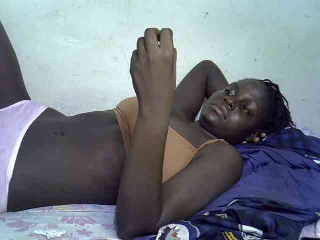 African-qeen1