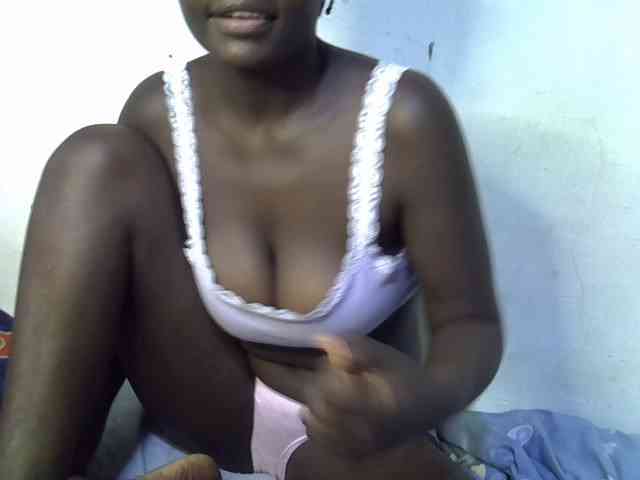 African-qeen1