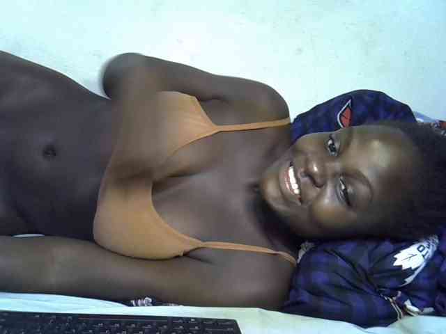 African-qeen1